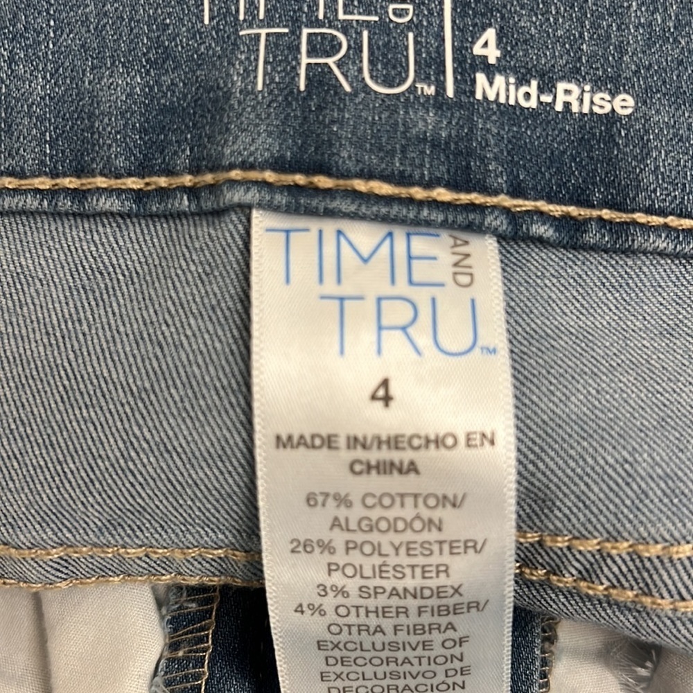 Time & Tru ladies jean shorts - Picture 5 of 6